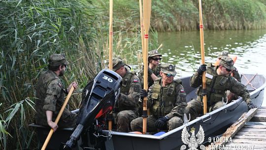 Sternicy 9ŁBOT doskonalą swoje umiejętności na wodzie Sternicy 9ŁBOT doskonalą swoje umiejętności na wodzie