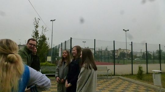 "Studenci sadzą las"  na terenach Zespołu Szkolno-Przedszkolnego nr 10