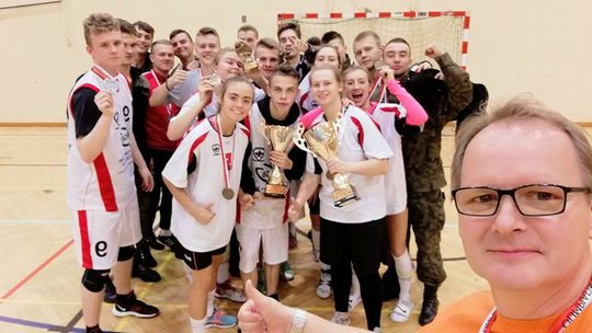 Sukcesy kadetek i kadetów ZSP nr 1 na Olimpiadzie klas mundurowych w grach sportowych
