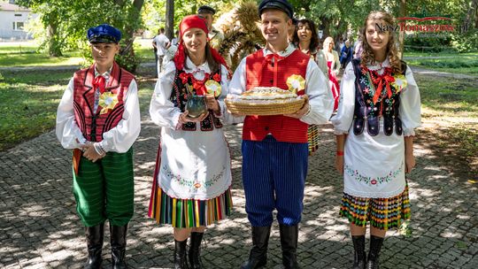 Święto plonów w Ujeździe. Tradycja spotkała się z muzyką i wspólnym świętowaniem