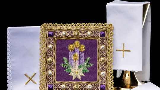 Symbolika Fioletu w Adwencie: Refleksja i Nawrócenie