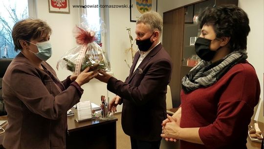 Szkoły ponadpodstawowe i placówki oświatowe dziękują Zarządowi Powiatu  za całoroczną współpracę
