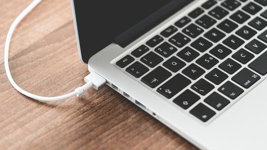 "Szoping" w internecie wciąż niebezpieczny