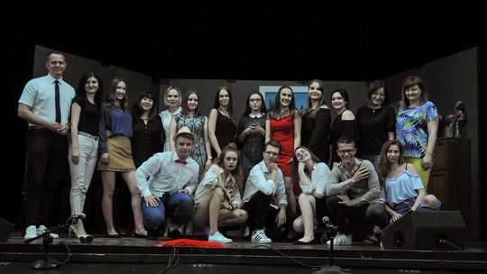 Teatr „Za kurtyną” w premierowej komedii „Randka (nie)w ciemno”
