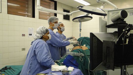 Teczki transplantacyjne w sieci stacji dializ DaVita usprawniają proces transplantacji nerki