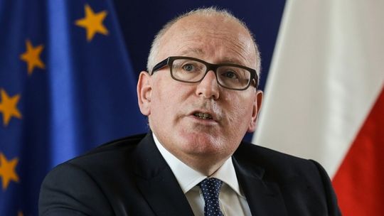 Timmermans grozi Polsce „opcją atomową”. Co kryje art. 7 UE?