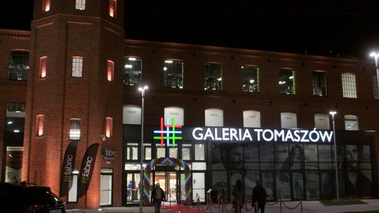 Tłumy w Galerii Tomaszów