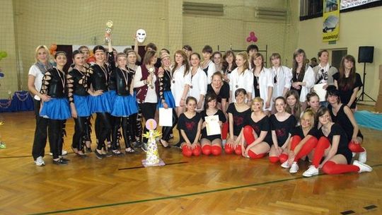 Tomaszów triumfuje w województwie na otwartym konkursie tanecznym  „Ruch i muzyka”