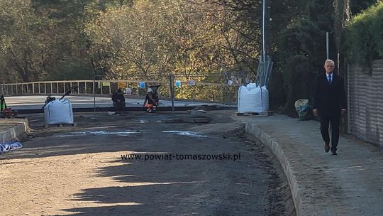 Tomaszów w korku. Dwa zamknięte mosty, jedno miasto w potrzasku