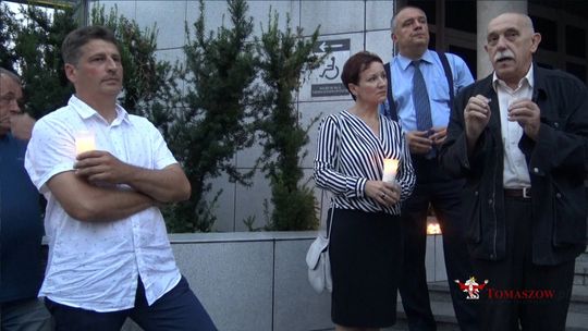 Tomaszowianie przyłączają się do protestu w obronie niezależności polskich sądów