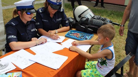Tomaszowscy policjanci na pikniku rodzinnym z okazji 60-lecia SM Przodownik