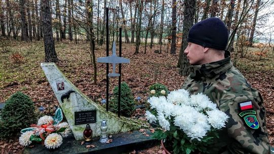 Tomaszowscy strzelcy z Jednostki Strzeleckiej 1002, włączyli się w akcję PCAS-u i  uczcili Narodowe Święto Niepodległości