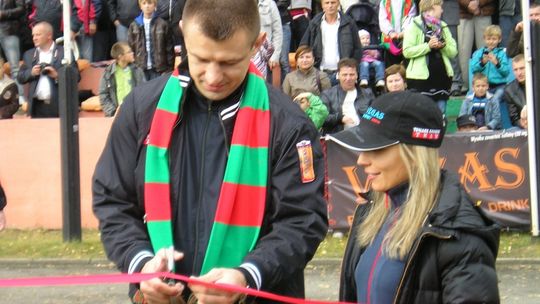 Tomek Adamek przeciął wstęgę