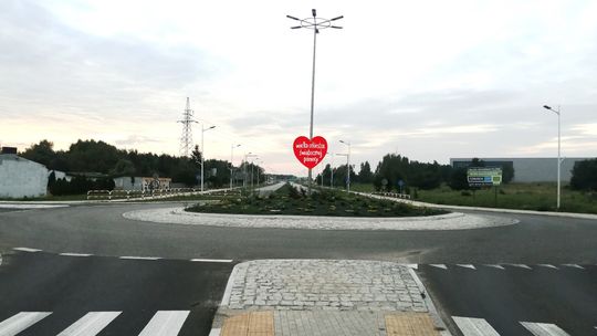Totalne wariactwo na rondzie. Kłótnia na lewoskręcie