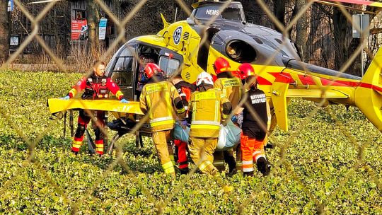 Tragiczny pożar hali w Olszowej. Nie żyje 48-letni mężczyzna
