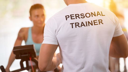 Trenażery rowerowe – jak zacząć trening w domu?