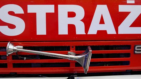 Trwa akcja gaśnicza na składowisku odpadów w Piotrkowie Tryb.; ogłoszono alert RCB
