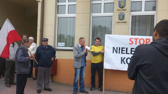 Trwa protest w sprawie składowiska odpadów niebezpiecznych w Sulejowie