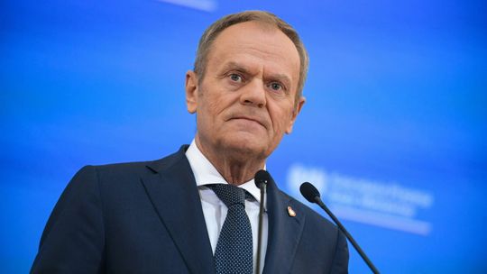 Tusk o tzw. babciowym: można je zamienić na dziadkowe, ciociowe, koleżankowe