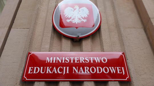 Tysiące protestów ws. edukacji zdrowotnej wpłynęły do MEN; analiza uwag do świąt