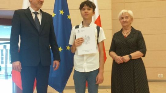 Uczeń z „Dwunastki” laureatem w Kuratoryjnym Konkursie z Biologii