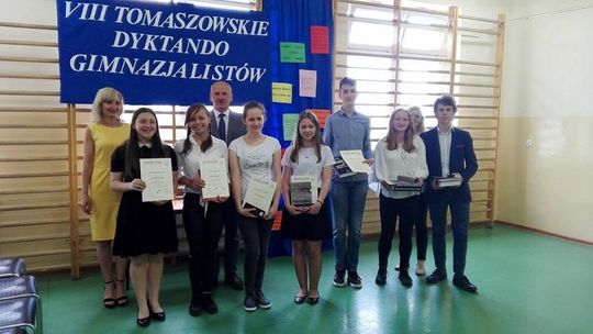 Uczniowie z Dziewiątki najlepsi w VIII Powiatowym Dyktandzie Gimnazjalistów