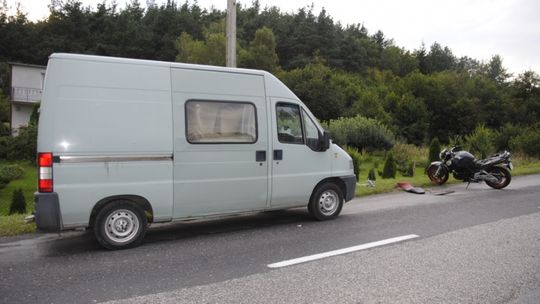 Uderzył w motocyklistę