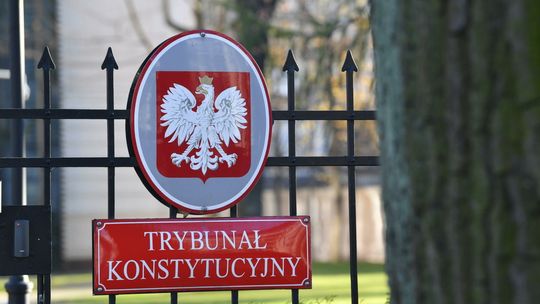Umowa koalicyjna: wyrok TK z 2020 r. zostanie unieważniony; mowa nienawiści ze względu na orientację seksualną będzie ścigana z urzędu