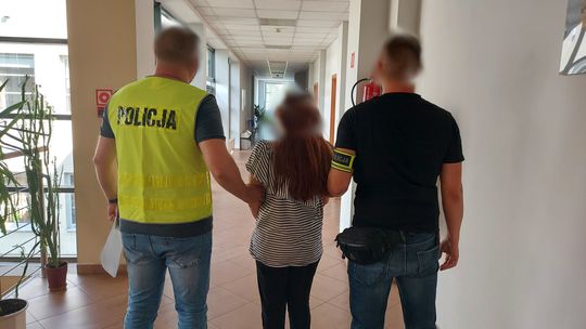 Uwaga na oszustów! Seniorka z Ujazdu straciła 20 tys. zł