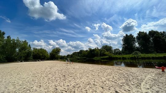 Uwaga: zakaz kąpieli na miejskim kąpielisku