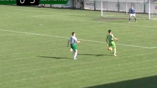 (VIDEO) Sokół zamknięty w piłkarskiej klatce Lechii