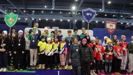 W Arenie Lodowej rozbłysły „Olimpijskie Iskry”. V edycja międzyszkolnych zawodów za nami