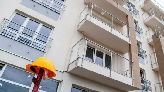 W II kw. deweloperzy notowani na GPW sprzedali o 41 proc. mniej mieszkań