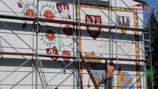 W Inowłodzu powstaje czwarty średniowieczny mural. Gmina sięga po motyw z Codex Manesse