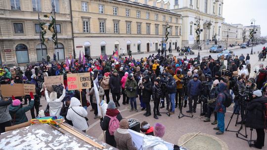 W kilku miastach Polski demonstrowano domagając się zmiany przepisów dotyczących aborcji