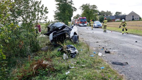 W niedzielę cztery osoby zginęły w wypadkach drogowych, dwie osoby utonęły