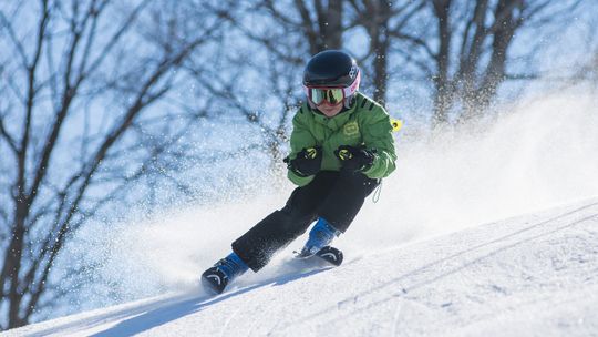 W polskich górach tańszy tylko skipass. Ceny wyjazdu na narty w 2022 r. – Polska i kurorty zagraniczne