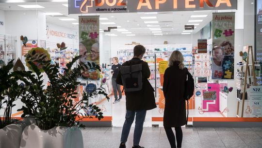 W środku czwartej fali pandemii pogarsza się dostępność leków