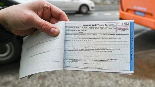 W ubiegłym roku policja wystawiła prawie 3,8 mln mandatów na kwotę niemal 1,3 mld zł