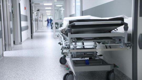 W zimie na zapalenie płuc umiera nawet 3,5 tys. Polaków w miesiącu