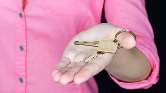 Waloryzacja czynszów w 2023 r. bardzo mocno uderzy najemców po kieszeni