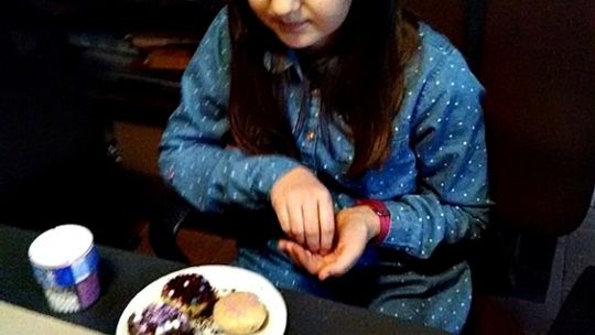 Warsztaty pieczenia babeczek na zamku w Inowłodzu