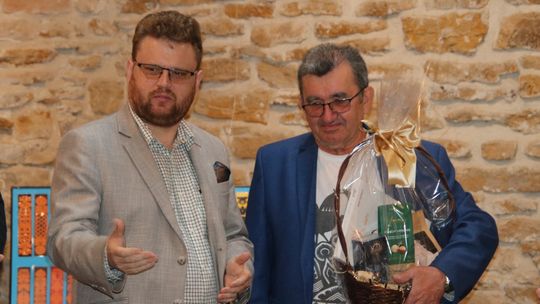 Wernisaż w Zamku Inowłódz. Aleksander Dutkiewicz pokazał tysiąc wycinanek