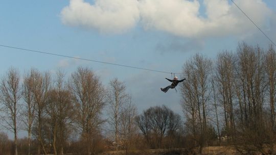 Weź  dobry  humor - buty sportowe, skocz  nad  Pilicę, przeżyć przygodę