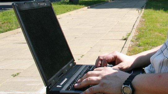 Weź udział w konsultacjach - bezpłatny internet w Tomaszowie