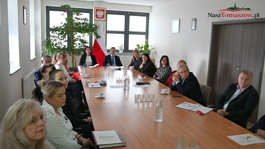 Wideokonferencja o bezpieczeństwie szkół. Samorządy i służby rozmawiały o zagrożeniach
