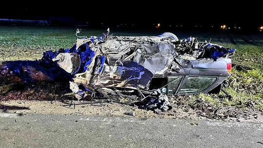 Widok tego rozbitego samochodu zszokował strażaków