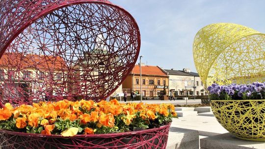 Wielkanocne ozdoby w centrum miasta 