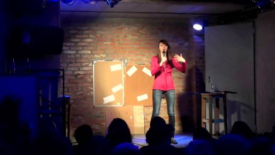 WIELKI STAND-UP z komikiem, który przejechał cały świat
