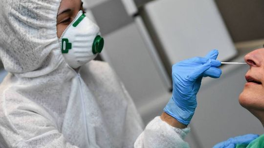 Wirusolog: pięć lat od wybuchu pandemii nadal odczuwamy jej skutki zdrowotne